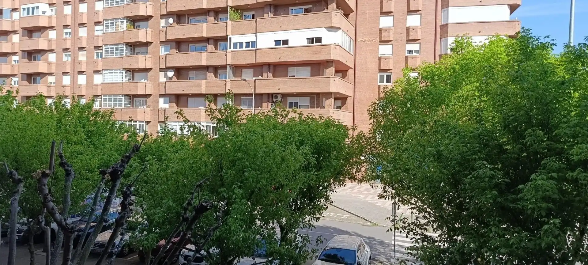 Vista exterior de Oficina de alquiler en León Capital 