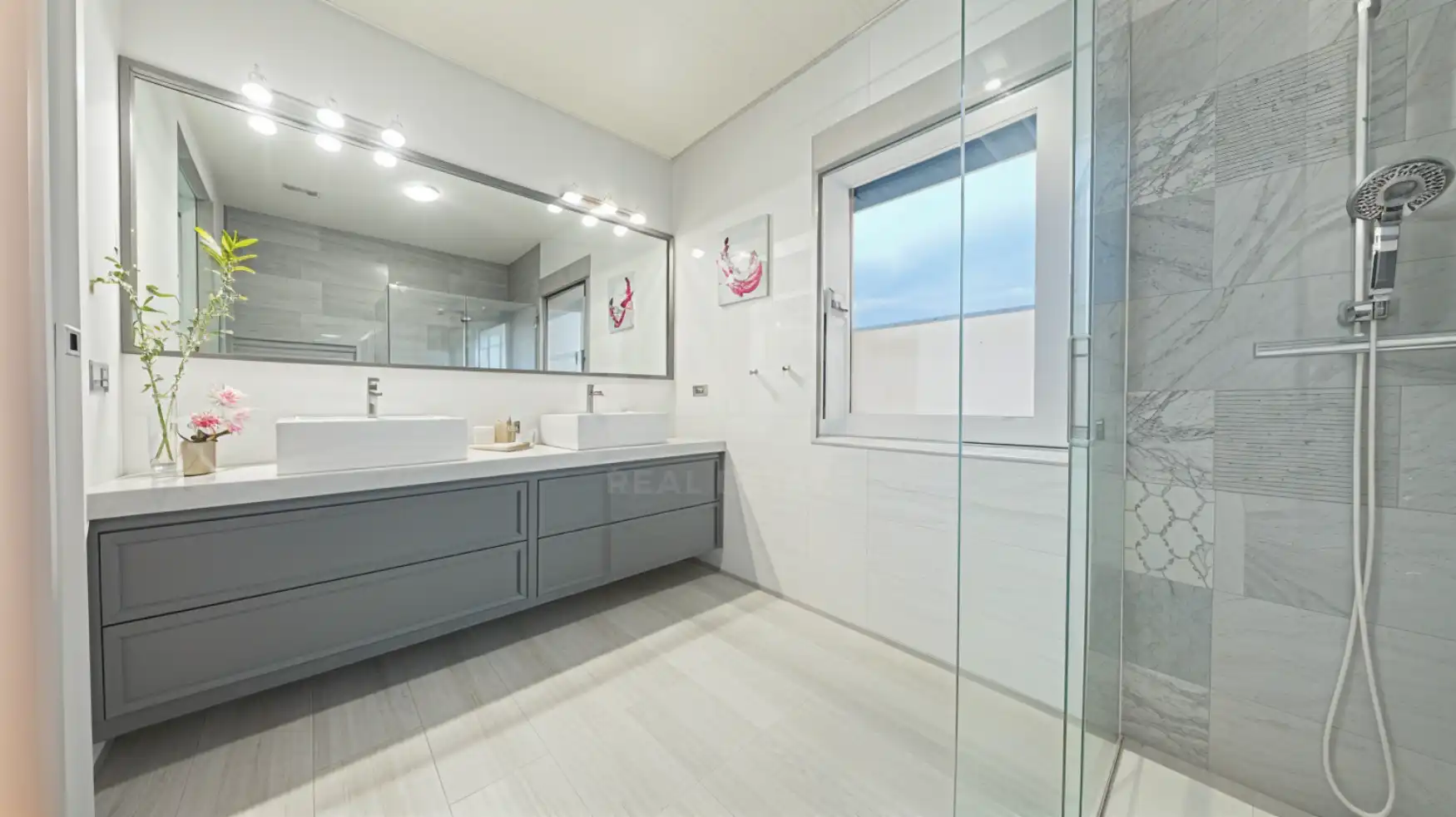 Bathroom of Houses for sale in Chiclana de la Frontera  with Air Conditioner, Heating and Terrace