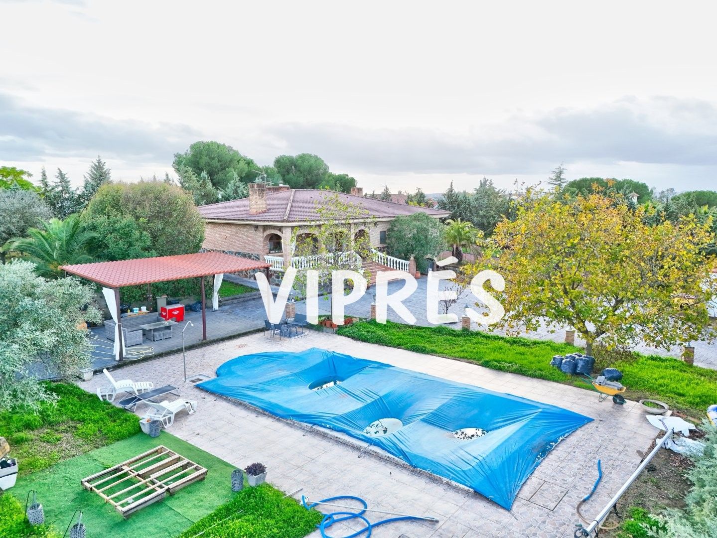 Swimming pool of House or chalet for sale in Malpartida de Cáceres  with Air Conditioner, Heating and Terrace