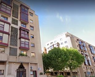 Vista exterior de Pis en venda en  Madrid Capital amb Calefacció, Parquet i Piscina comunitària