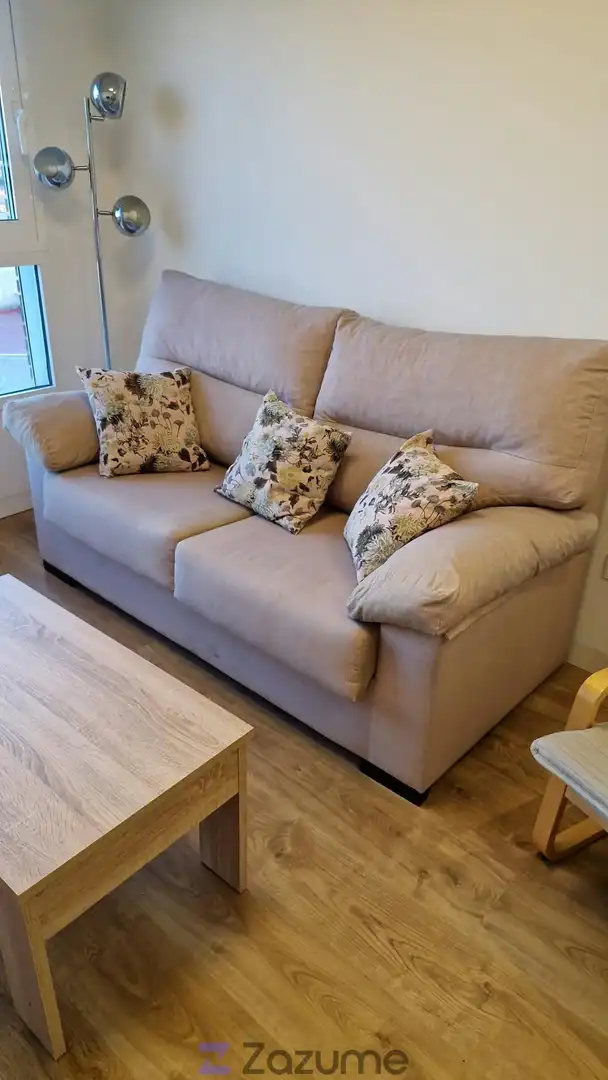 Flat with terrace to rent in P.º de Fernández Jara, imagen 3