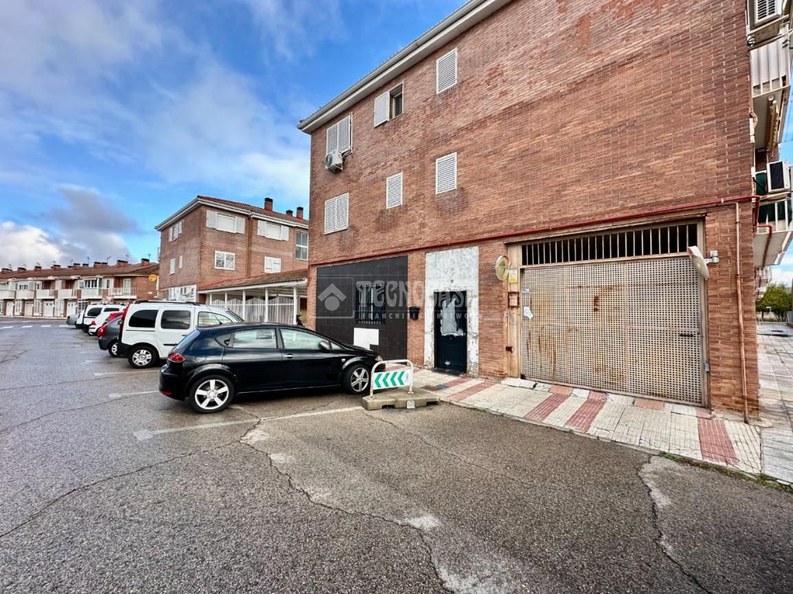 Vista exterior de Garatge en venda en Marchamalo