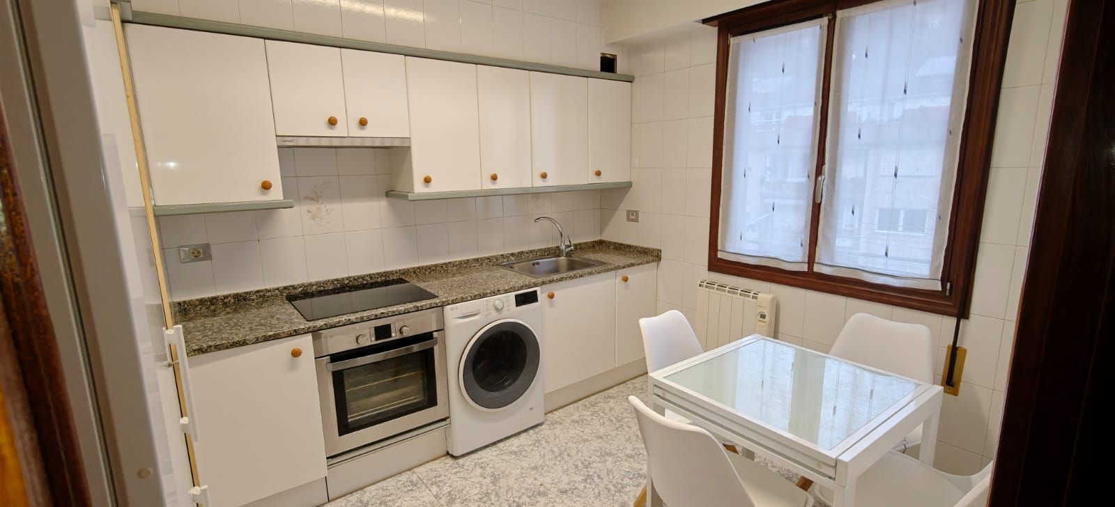 Cuina de Pis de lloguer en Eibar amb Moblat