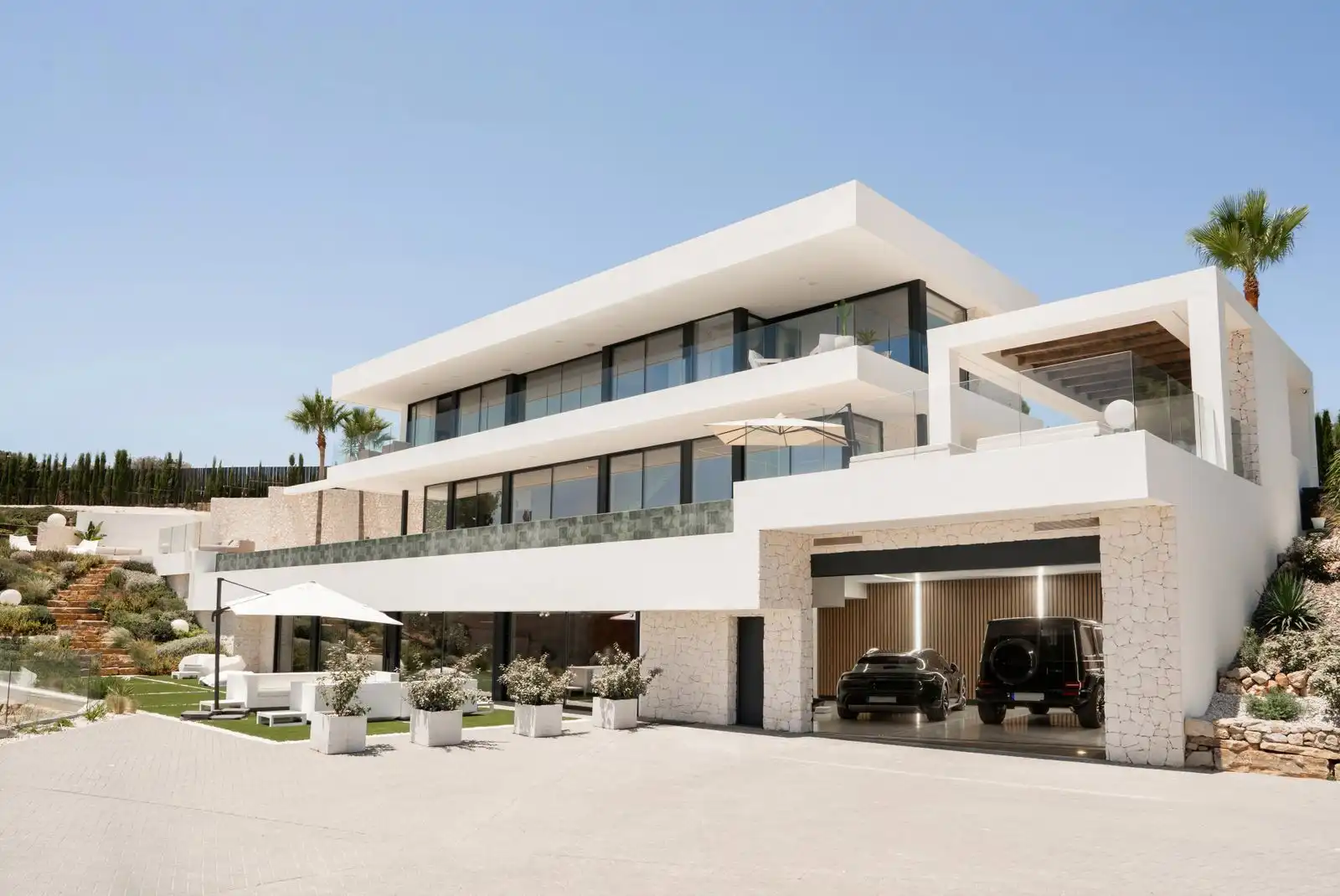 Villa mit Pool zum Verkauf in Urbanizacion Montemayor Alto 16