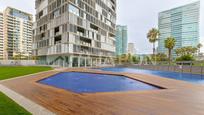 Swimming pool of Flat for sale in  Barcelona Capital  with Air Conditioner, Terrace and Balcony