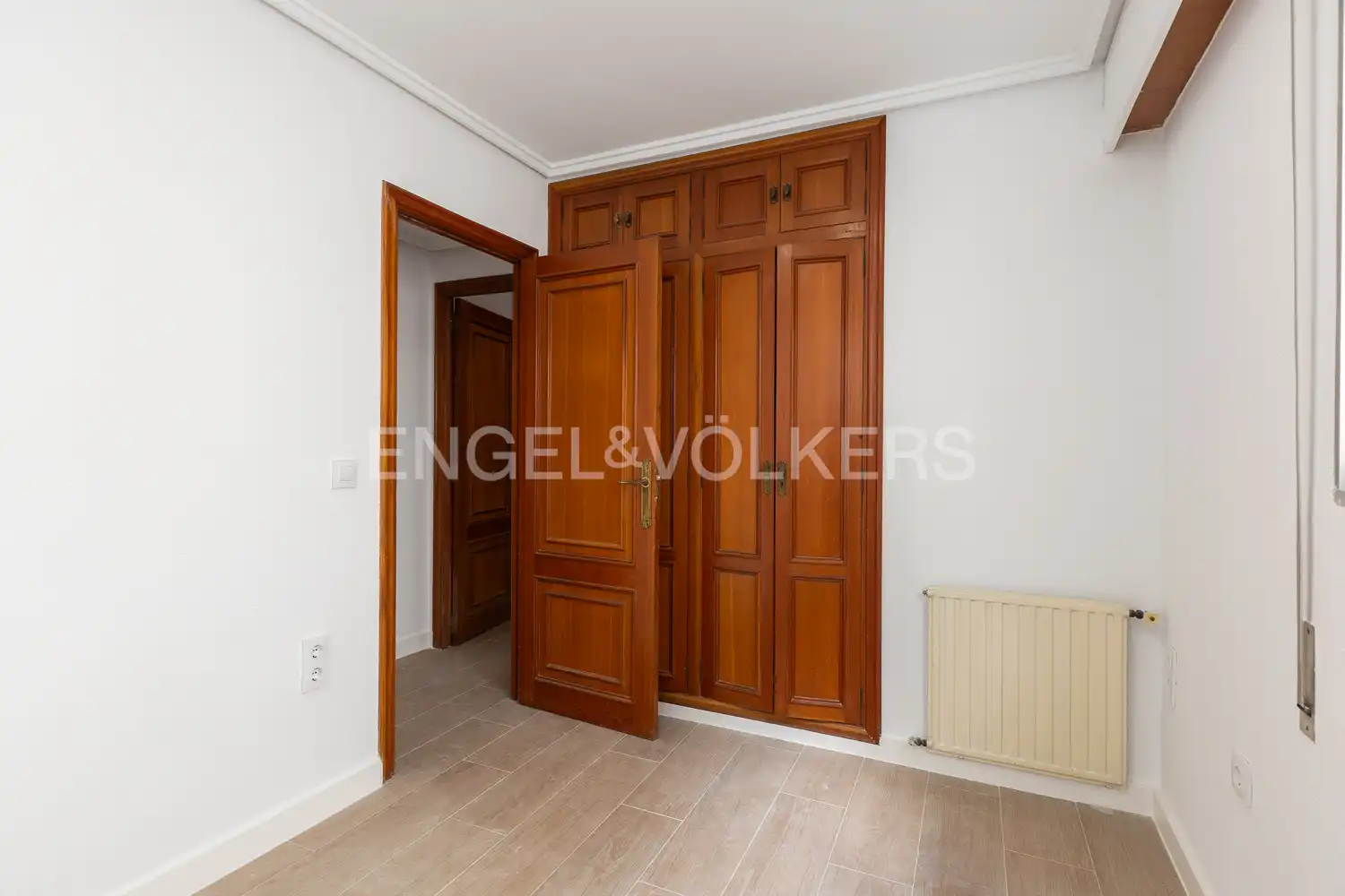 Wohnung zur Miete in Valencia mit Klimaanlage, Heizung und Terrasse
