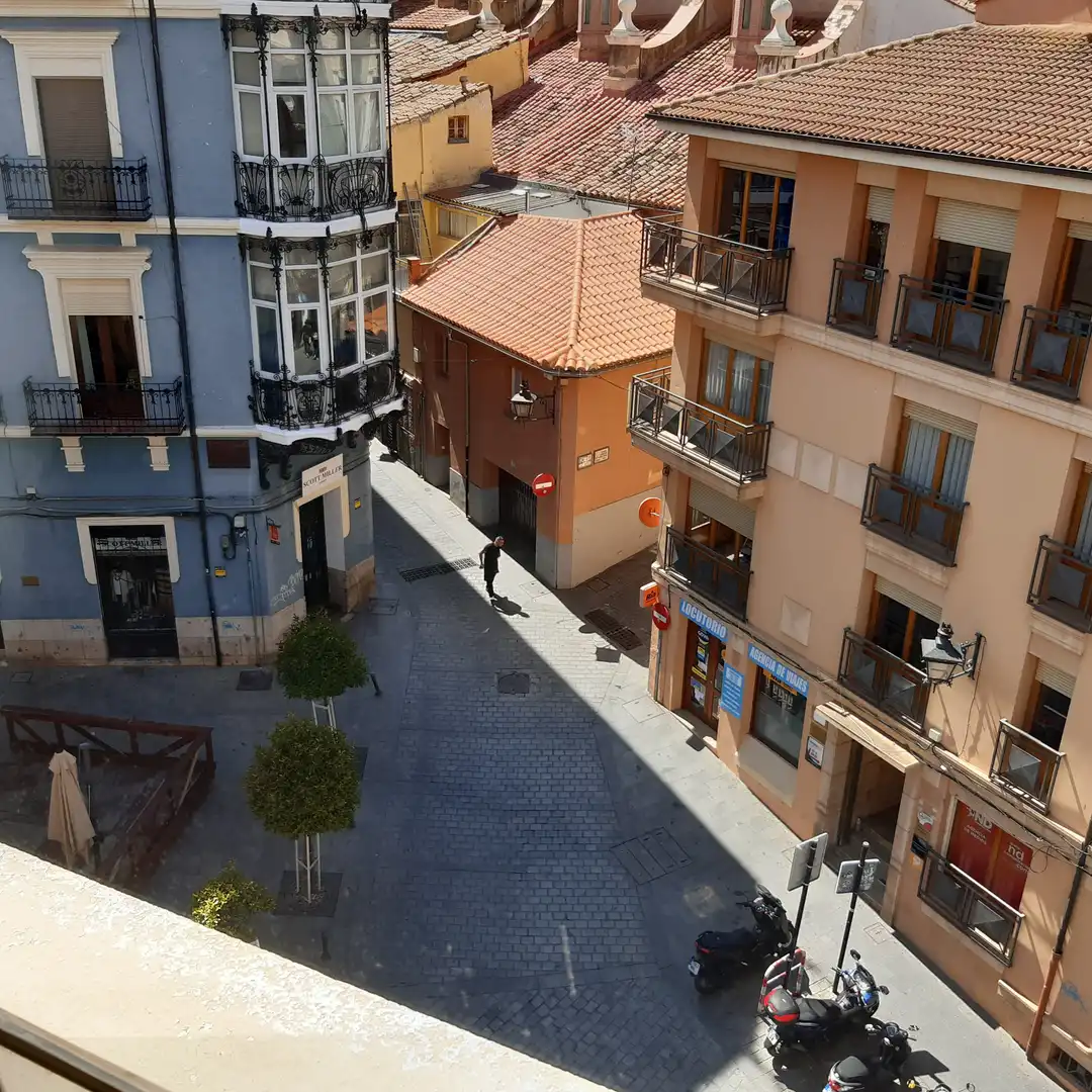 Vista exterior de Apartamento de alquiler en Teruel con Calefacción, Amueblado y Horno