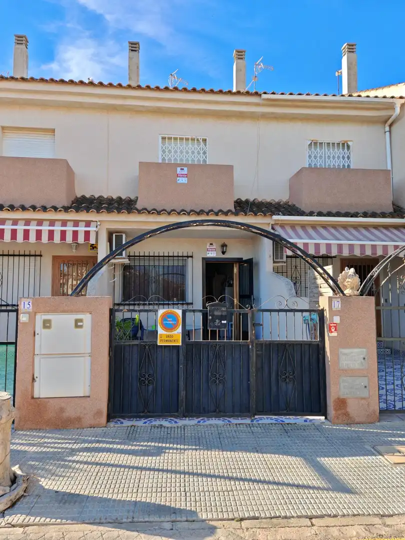 Casa adosada en venda a Los Narejos - Punta Calera