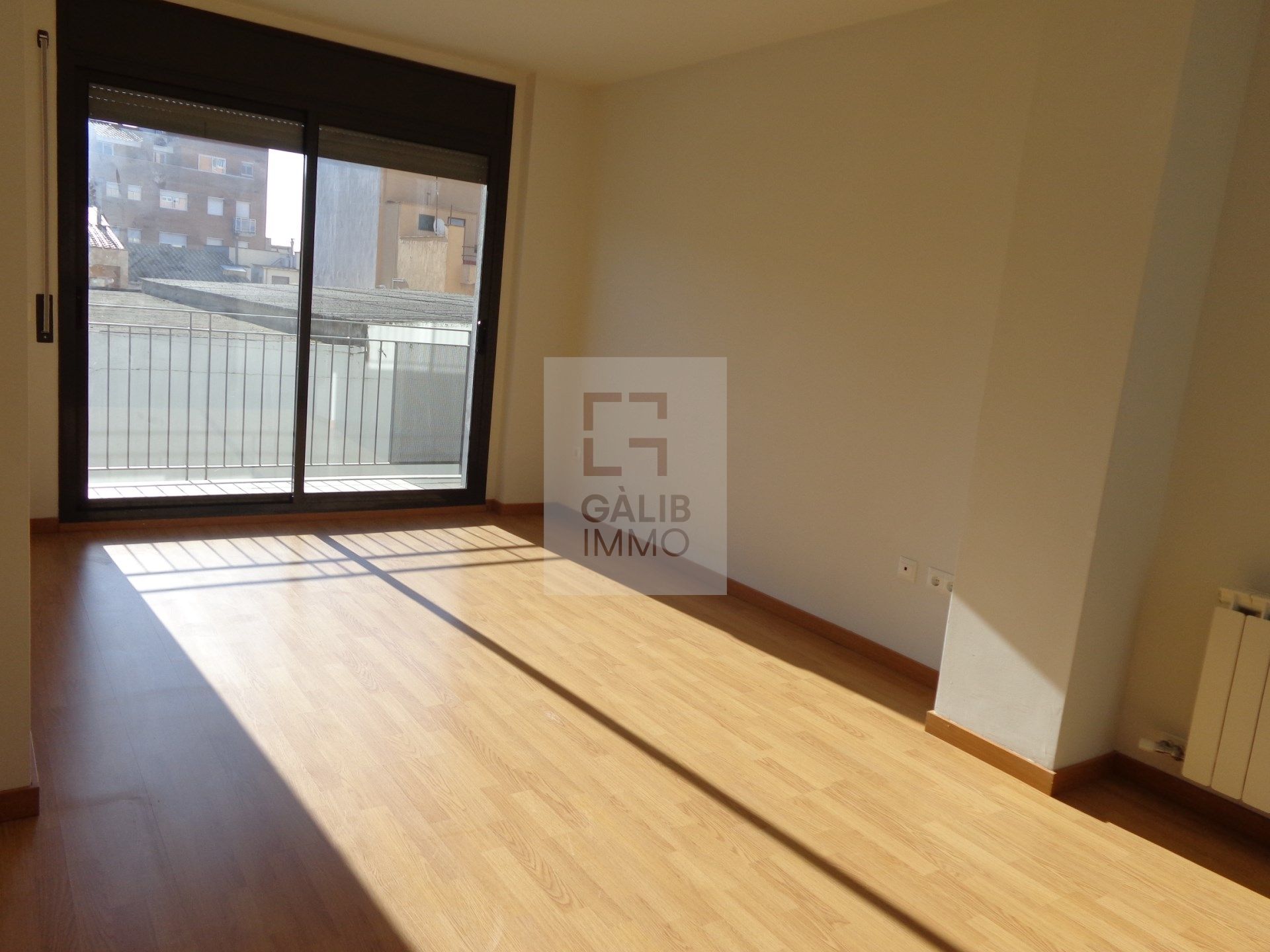 Living room of Flat for sale in Figueres  with Heating, Swimming Pool and Balcony