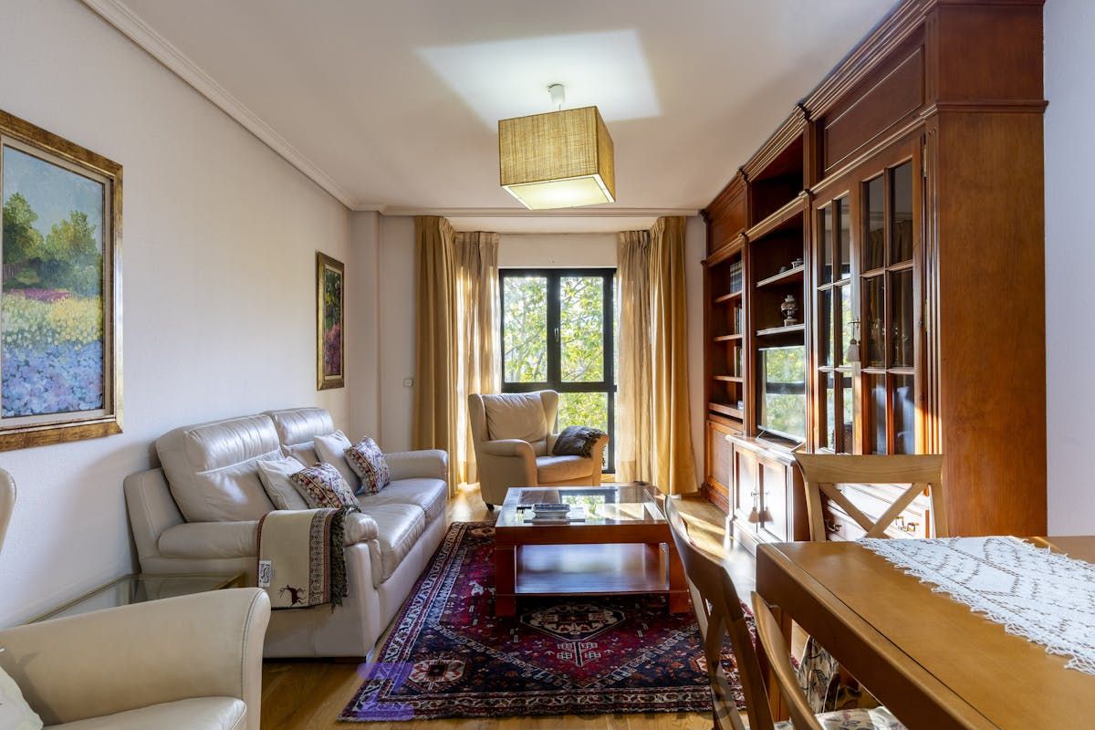 Living room of Flat to rent in  Madrid Capital  with Air Conditioner, Heating and Parquet flooring