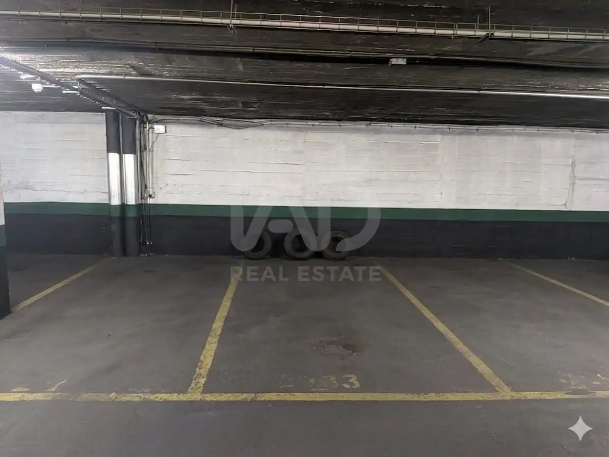 Parking of Flat for sale in Madrid  with Air Conditioner, Heating and Terrace