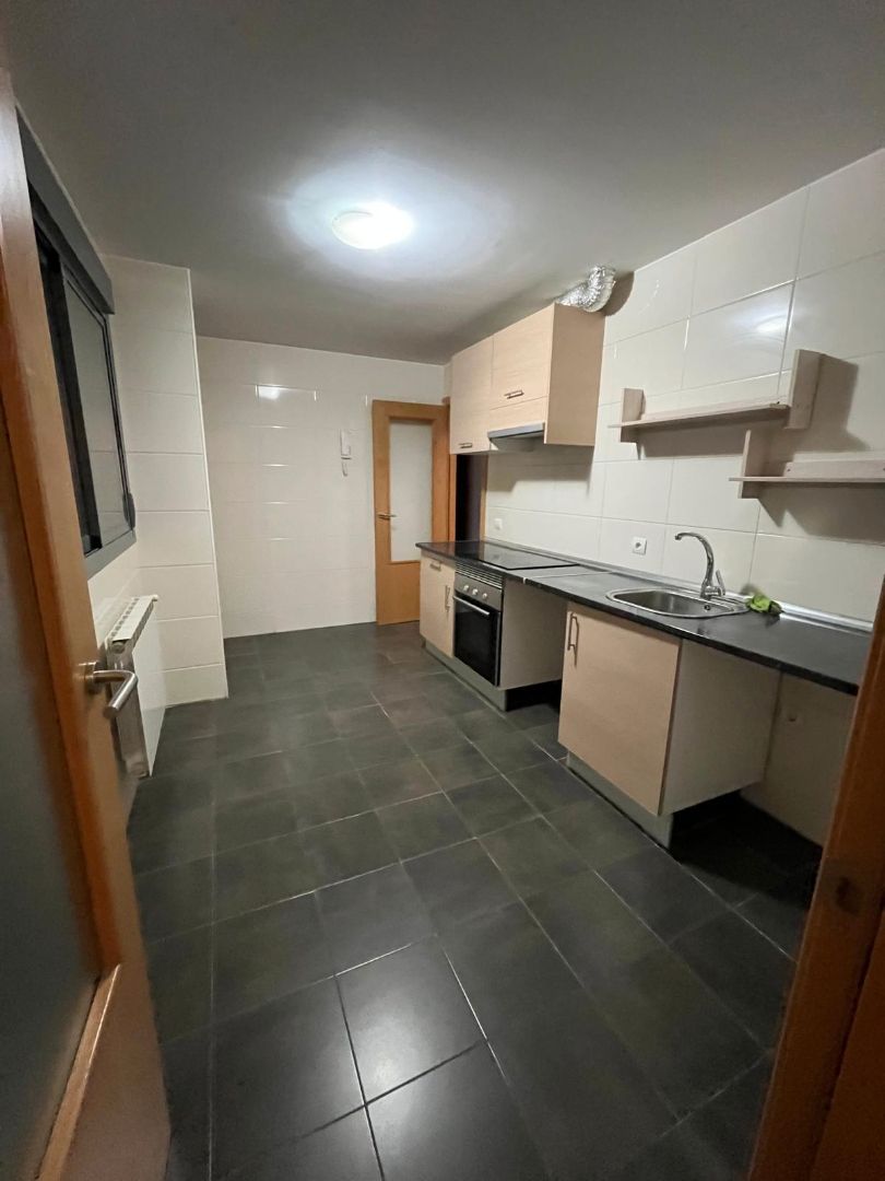 Kitchen of Flat for sale in Arganda del Rey  with Heating, Parquet flooring and Storage room