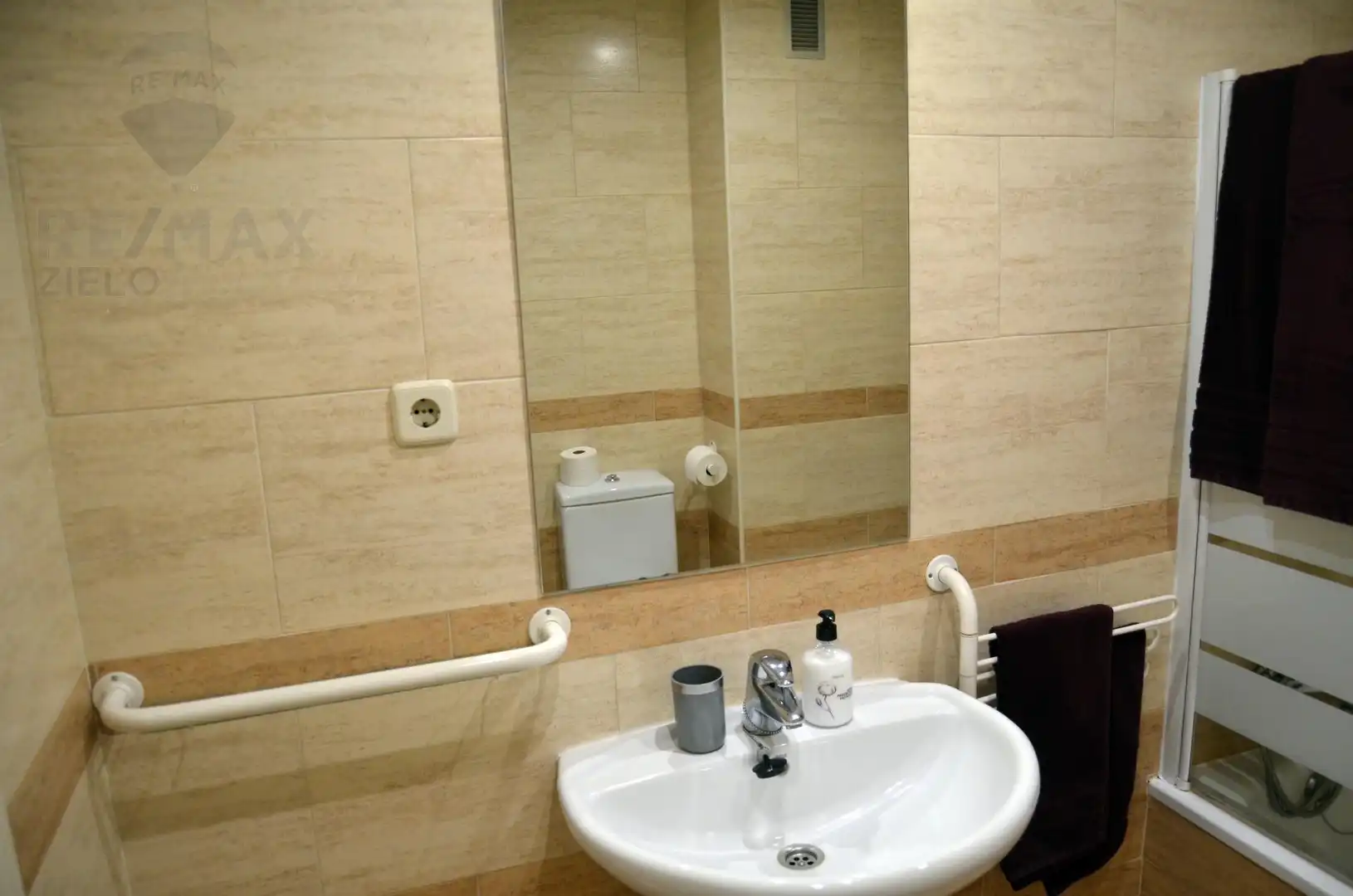 Bany de Apartament de lloguer en Madrid amb Aire condicionat, Calefacció i Terrassa