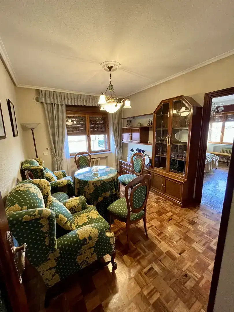 Menjador de Casa adosada en venda en Villafáfila amb Jardí privat, Parquet i Traster