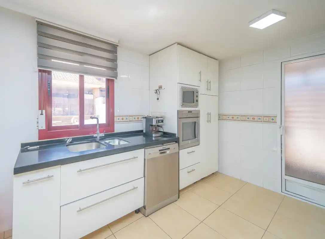 Cuina de Casa adosada en venda en La Nucia amb Aire condicionat, Calefacció i Terrassa