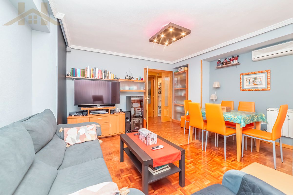 Living room of Flat for sale in Leganés  with Air Conditioner, Heating and Terrace