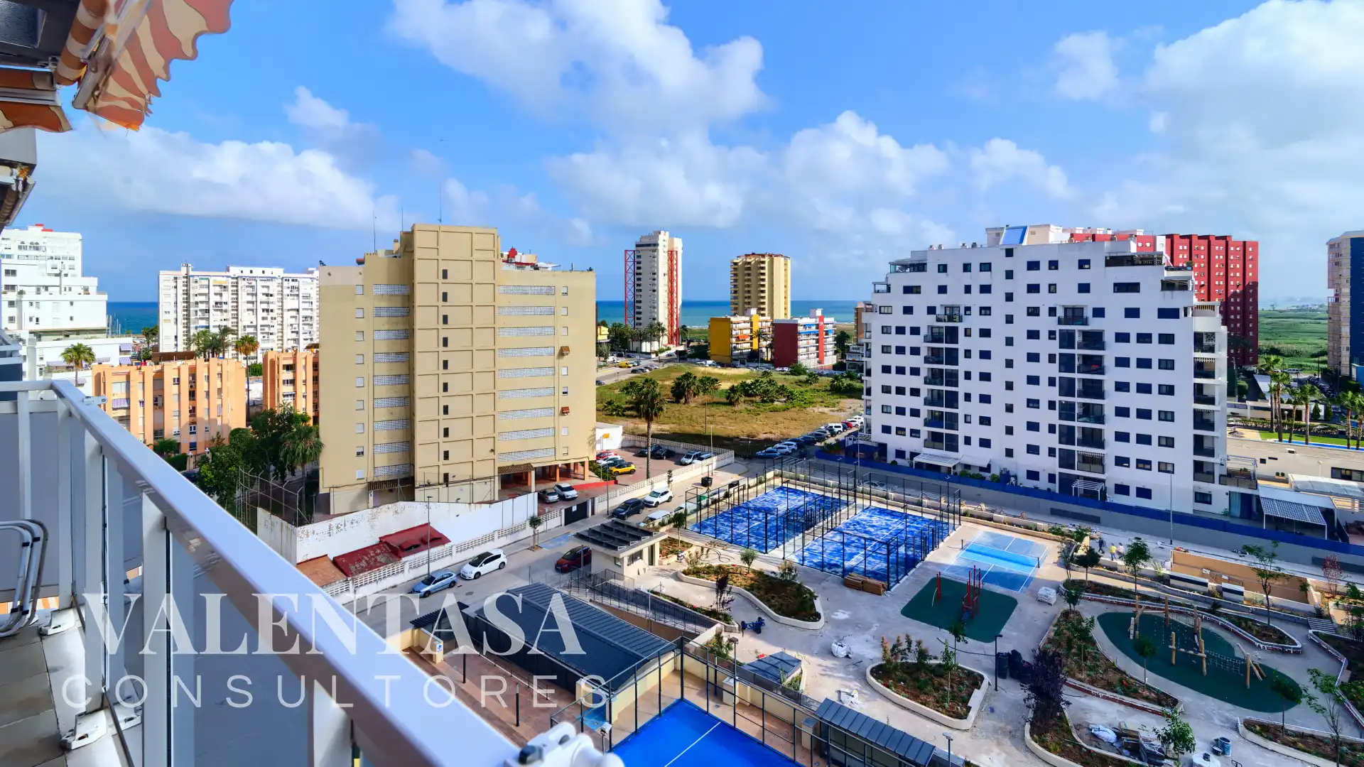 Vista exterior de Piso en venta en La Pobla de Farnals con Aire acondicionado, Jardín privado y Terraza