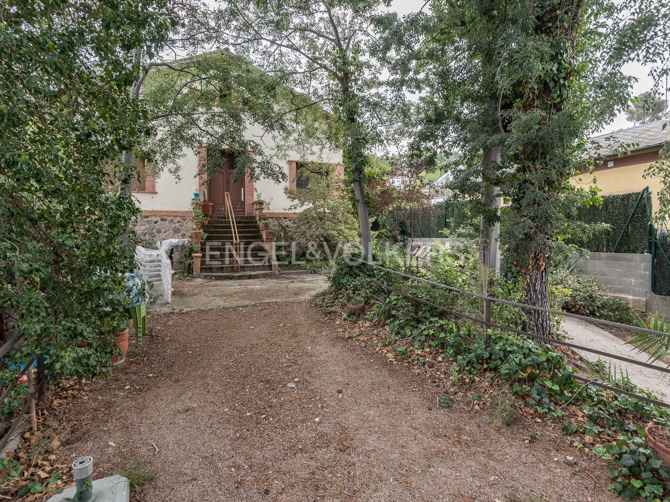 Exterior view of House or chalet for sale in Palau-solità i Plegamans  with Heating, Private garden and Terrace