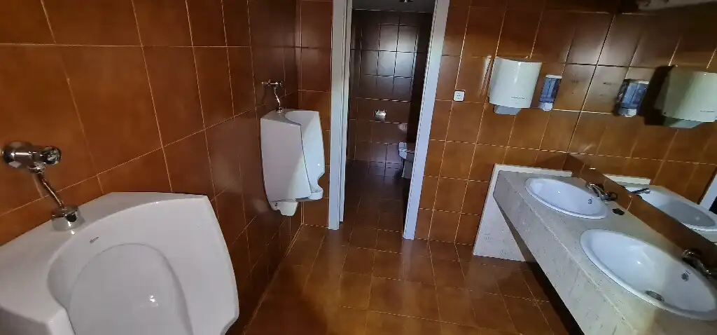 Bathroom of Commercial properties for sale in  Logroño