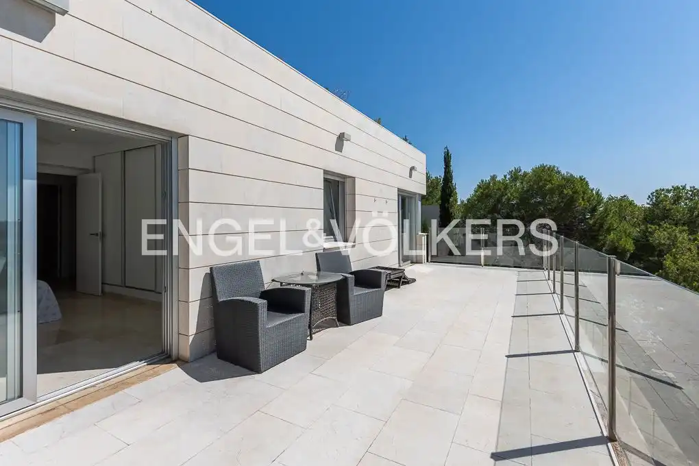 Terraza de Casa o chalet de alquiler en Chiva con Aire acondicionado, Calefacción y Jardín privado