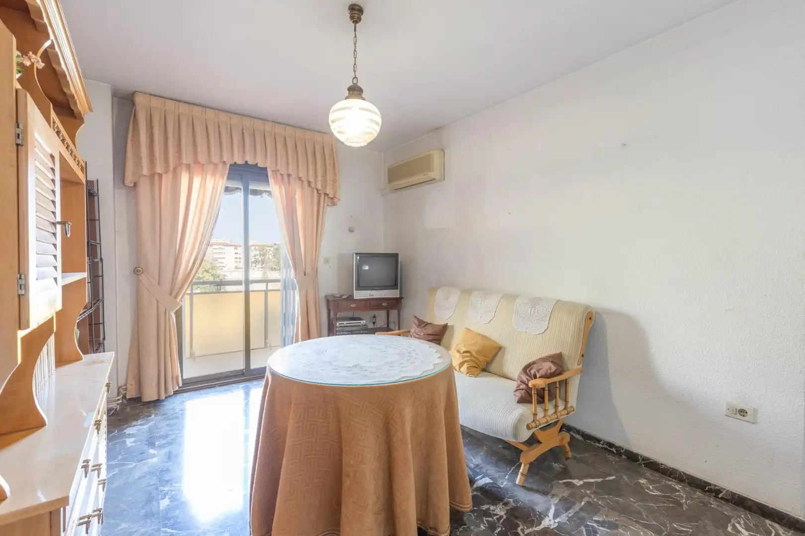 Bedroom of Flat for sale in Granada  with Air Conditioner, Terrace and Balcony