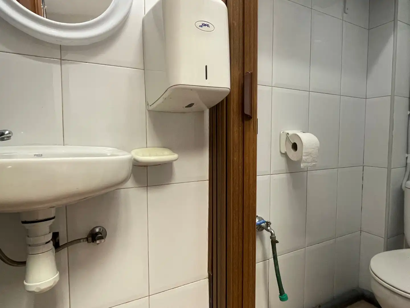 Bathroom of Commercial properties for rent in Alcalá de Henares  with Air Conditioner