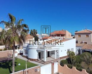 Exterior view of House or chalet for sale in La Manga del Mar Menor  with Air Conditioner, Heating and Private garden