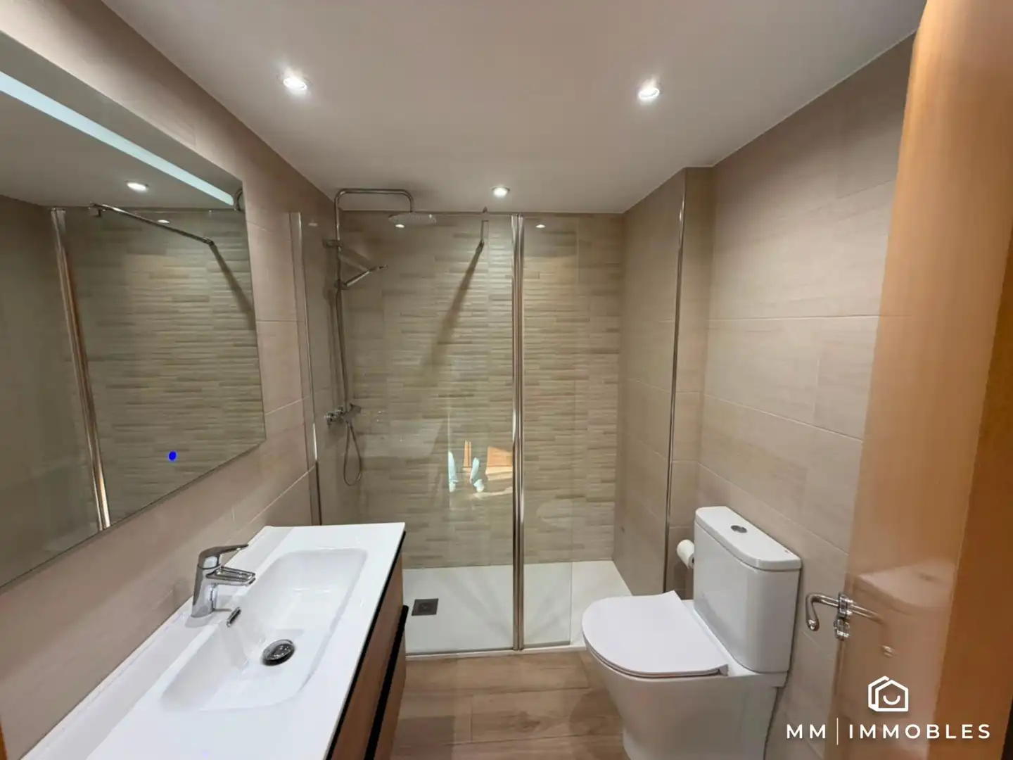 Baño de Piso de alquiler en Granollers con Aire acondicionado, Calefacción y Balcón