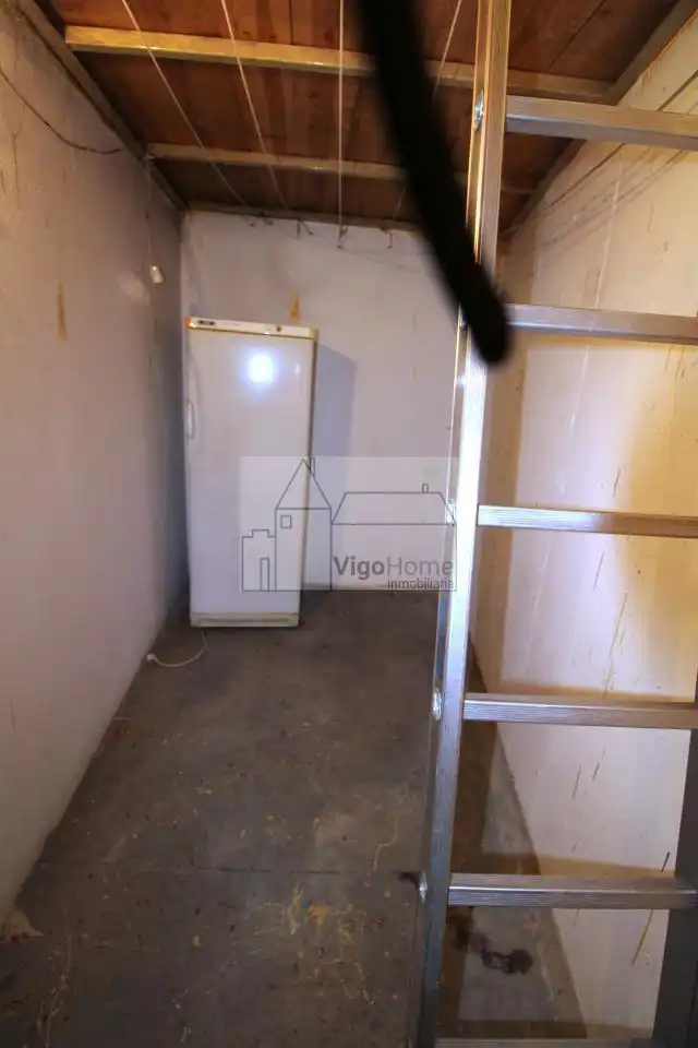 Flat for rent in Vigo   with Heating, Storage room and Furnished