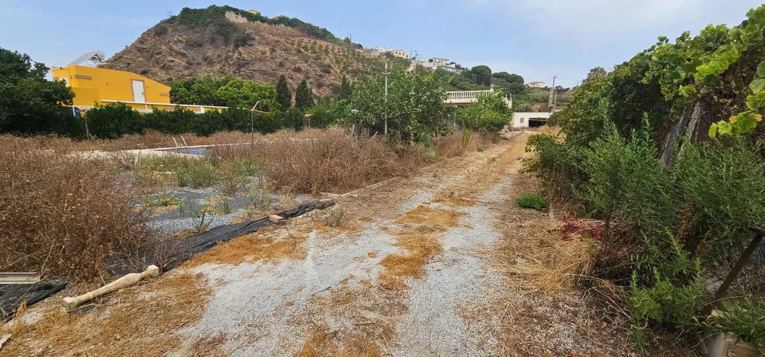 Chalet con piscina en venta en Almayate