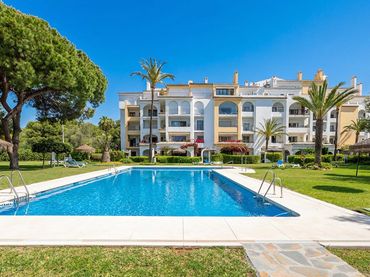 Pis amb piscina en venda a Calle de la Playa