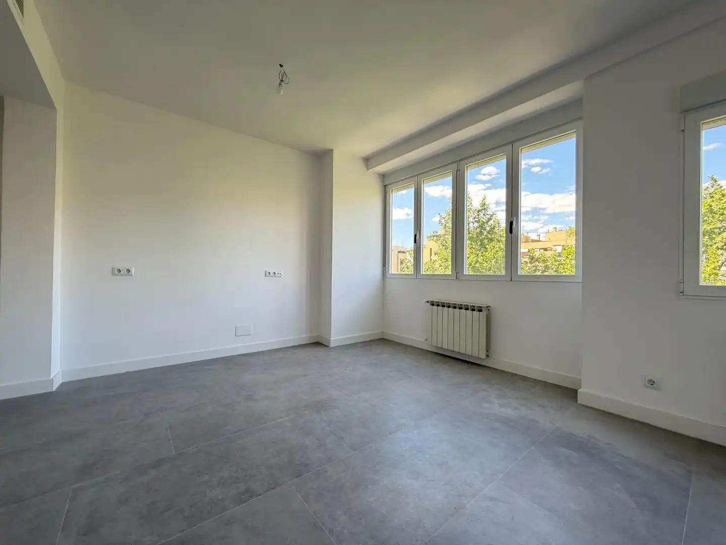 Bedroom of Flat for rent in Madrid  with Air Conditioner, Heating and Parquet flooring