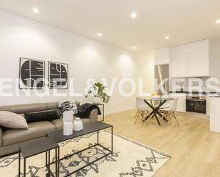 Sala d'estar de Apartament en venda en  Madrid Capital amb Aire condicionat i Calefacció