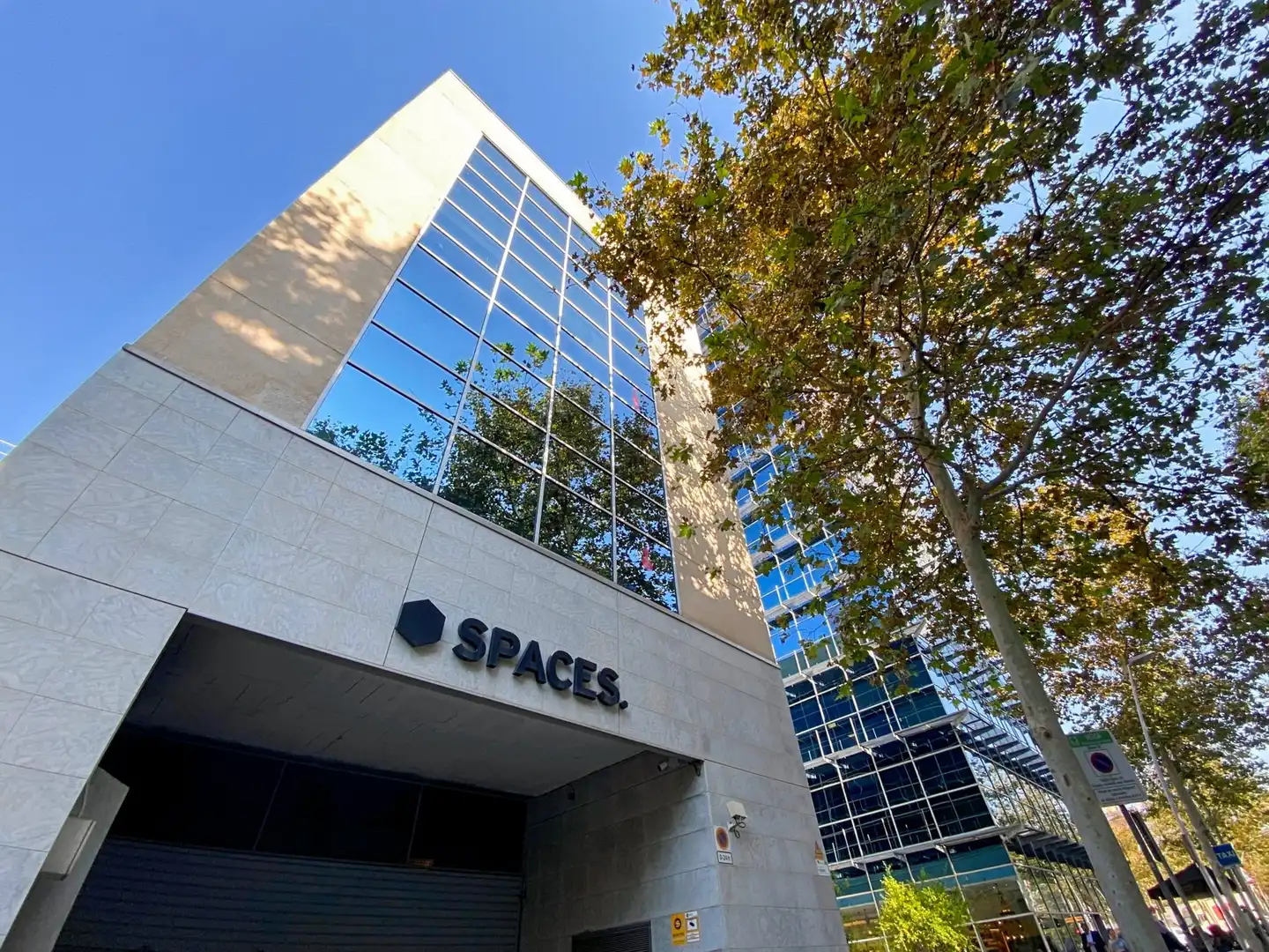 Vista exterior de Oficina de lloguer en Barcelona amb Aire condicionat, Calefacció i Moblat
