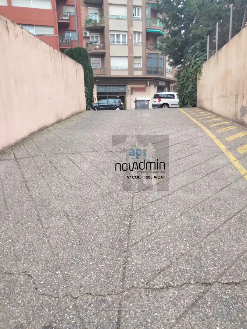 Parkplatz von Garage zum Verkauf in Lleida
