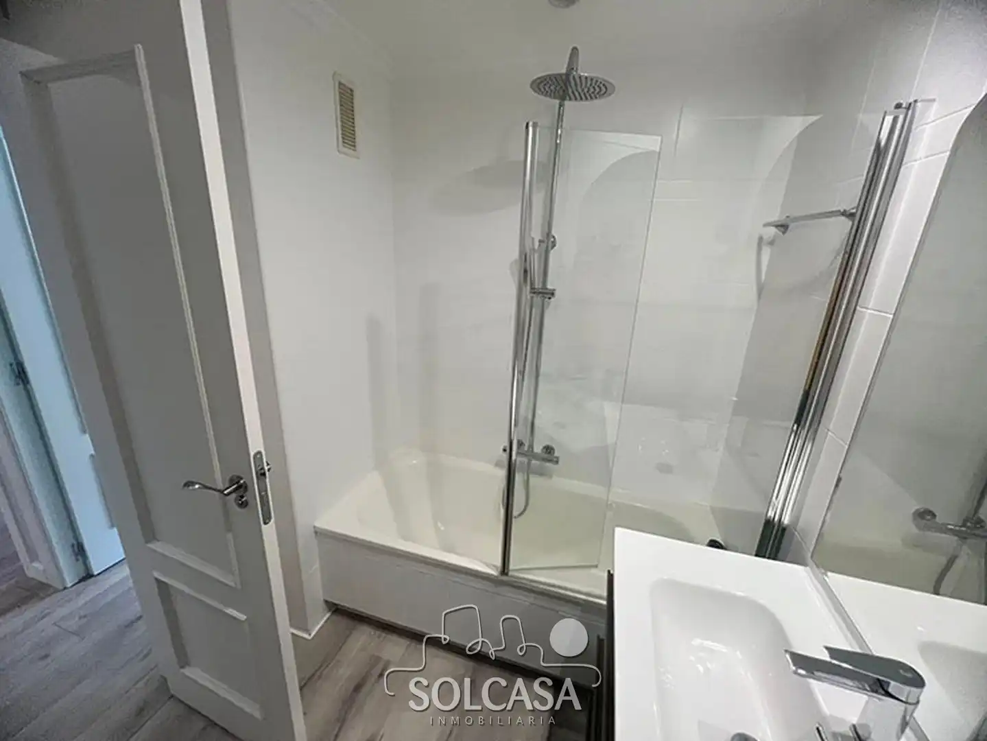Bany de Pis en venda en Valladolid amb Calefacció, Parquet i Traster