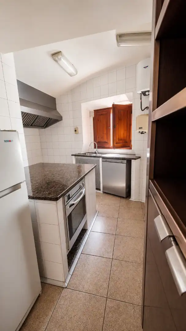 Cocina de Dúplex en venta en La Bisbal d'Empordà con Terraza, Balcón y Internet