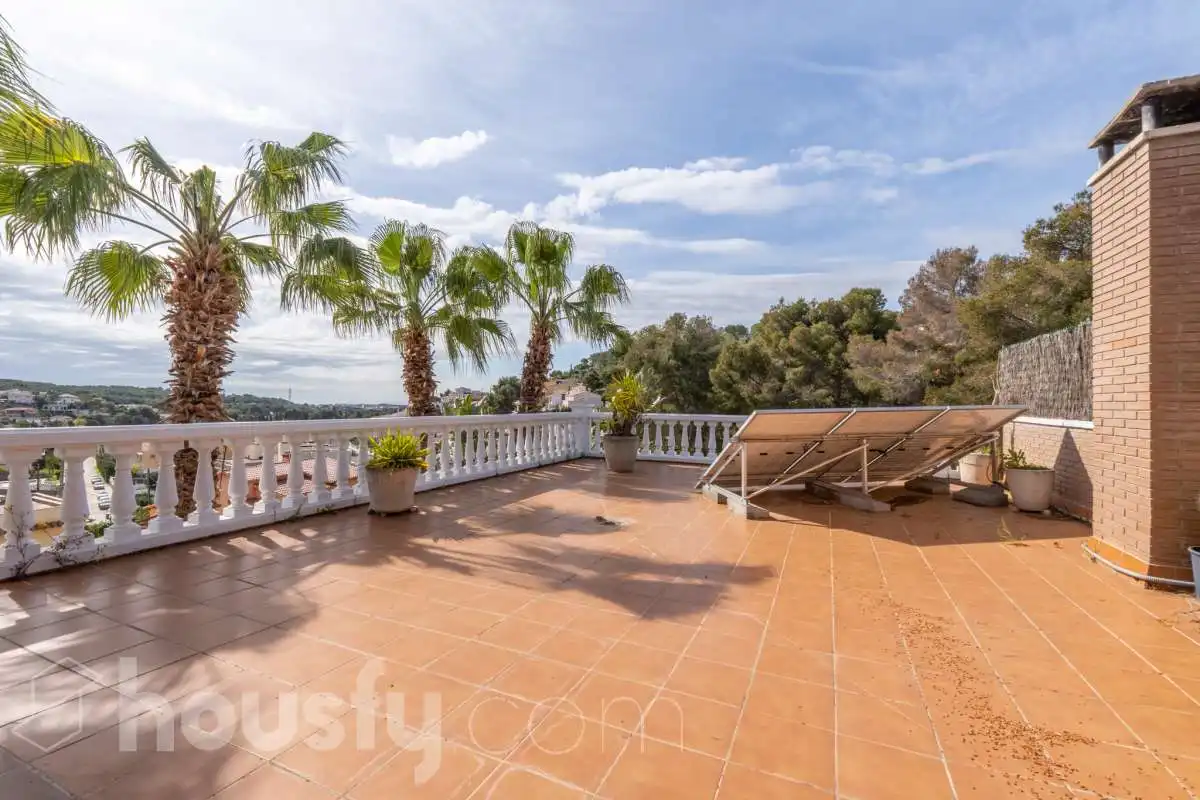 Terrassa de Casa o xalet en venda en Cubelles amb Aire condicionat, Calefacció i Jardí privat