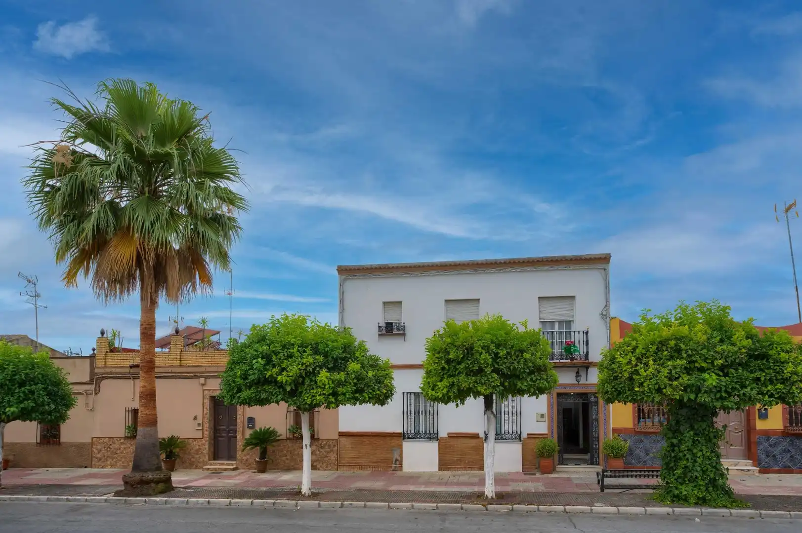 Vista exterior de Casa adosada en venta en Benacazón