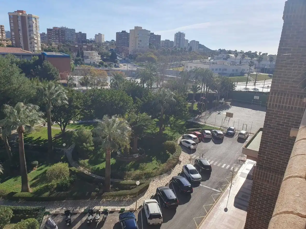 Vista exterior de Apartament en venda en Alicante / Alacant amb Aire condicionat, Terrassa i Traster