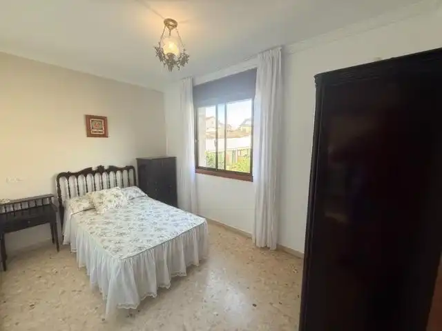 Dormitori de Casa o xalet en venda en Sanxenxo amb Jardí privat, Terrassa i Moblat
