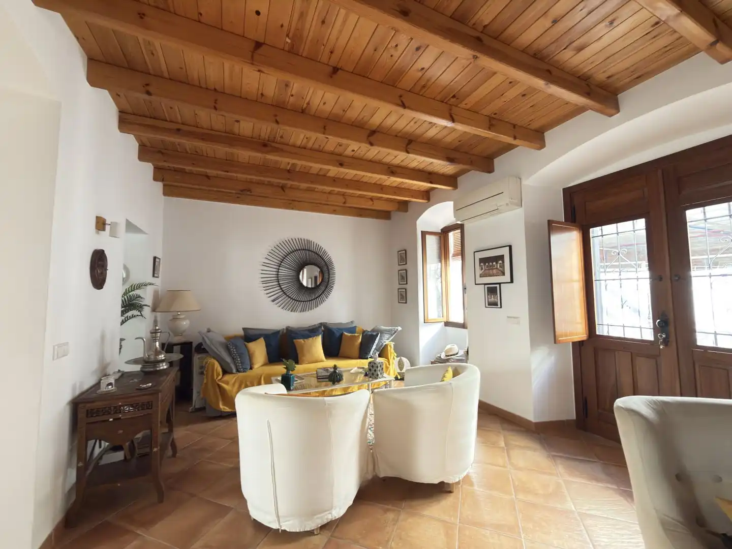 Sala d'estar de Casa o xalet en venda en Estepona amb Aire condicionat, Terrassa i Balcó