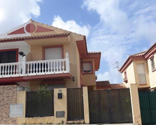 Exterior view of Single-family semi-detached for sale in Lebrija