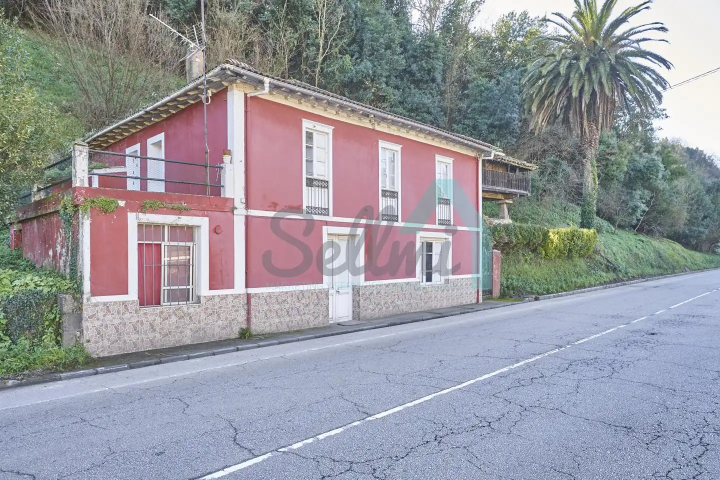 Vista exterior de Casa o chalet en venta en Belmonte de Miranda con Jardín privado, Parquet y Terraza