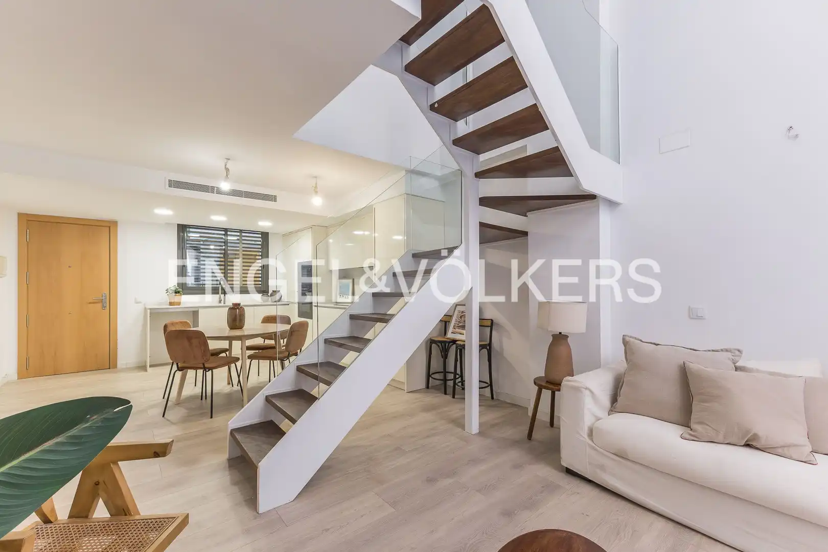 Vista exterior de Dúplex en venta en Barcelona con Aire acondicionado, Calefacción y Jardín privado