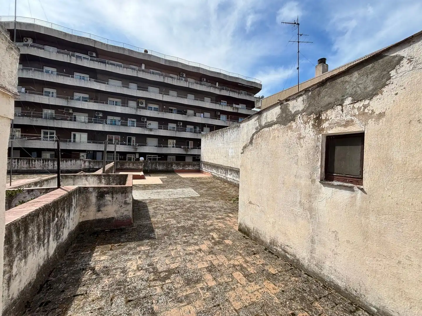 Vista exterior de Casa o xalet en venda en Tortosa amb Terrassa i Traster