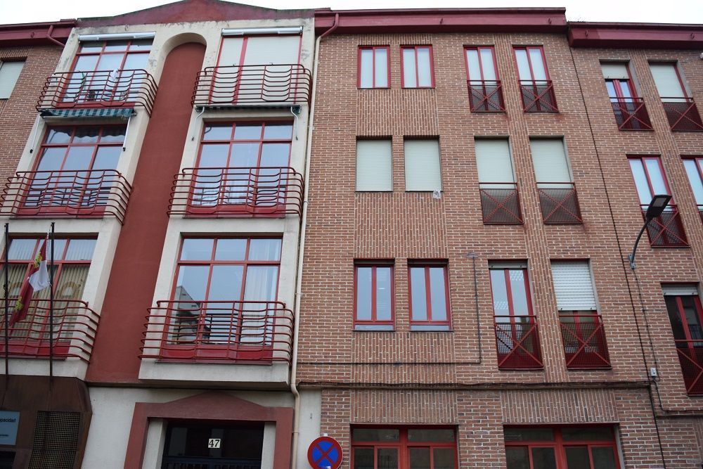Außenansicht von Dachboden zum verkauf in Ávila Capital mit Heizung und Abstellraum