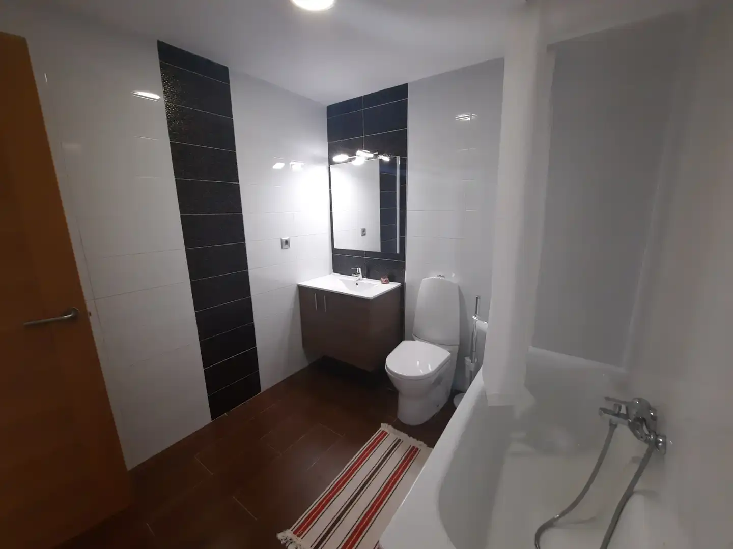Badezimmer von Wohnung zur Miete in Manises mit Klimaanlage, Heizung und Möbliert