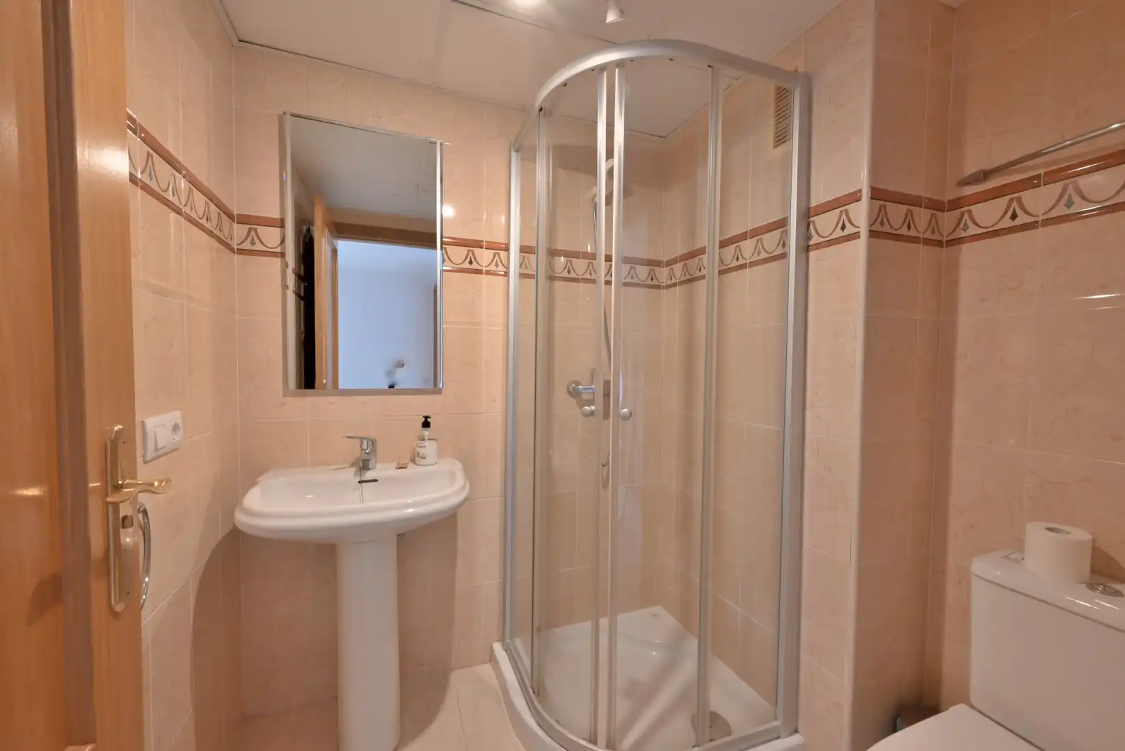 Badezimmer von Wohnungen zum Verkauf in Mijas mit Klimaanlage, Terrasse und Möbliert