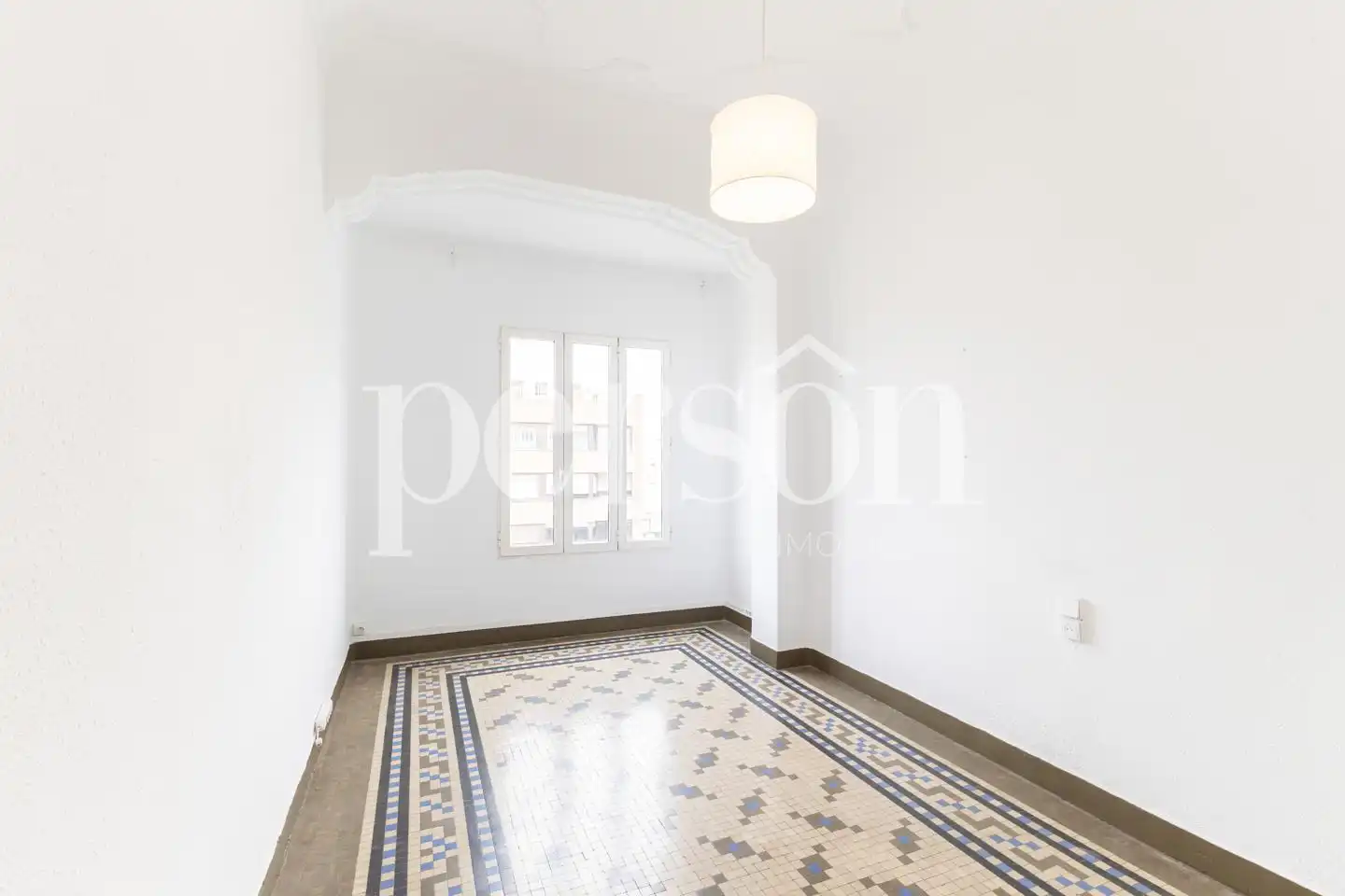 Flat with lift to rent in L'Eixample